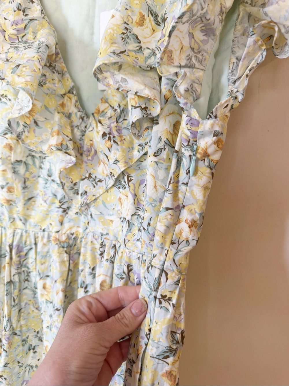 NWT O.P.T. Kate Yellow and Mint Green Floral Ruffle Flitter Sleeve Midi Dress M - Picture 9 of 12